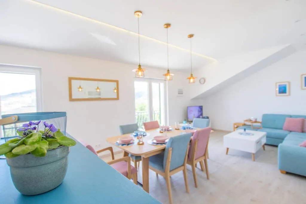 Villa House Duje Plano 0*,