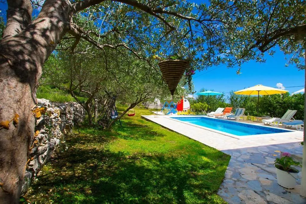 Villa House Duje Plano 0*,